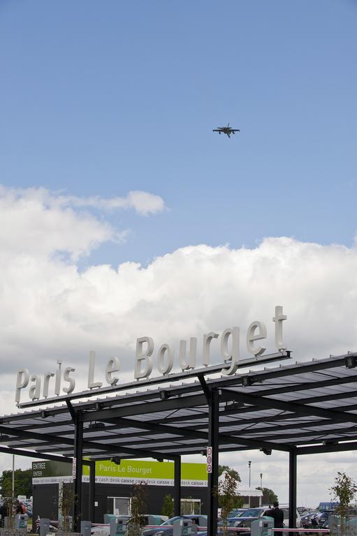 Kyriad Le Bourget Centre- Parc Des Expositions Buitenkant foto